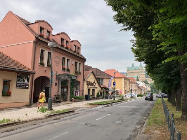 Apartmanovy Dom Slavia Appartamento Bojnice Esterno foto